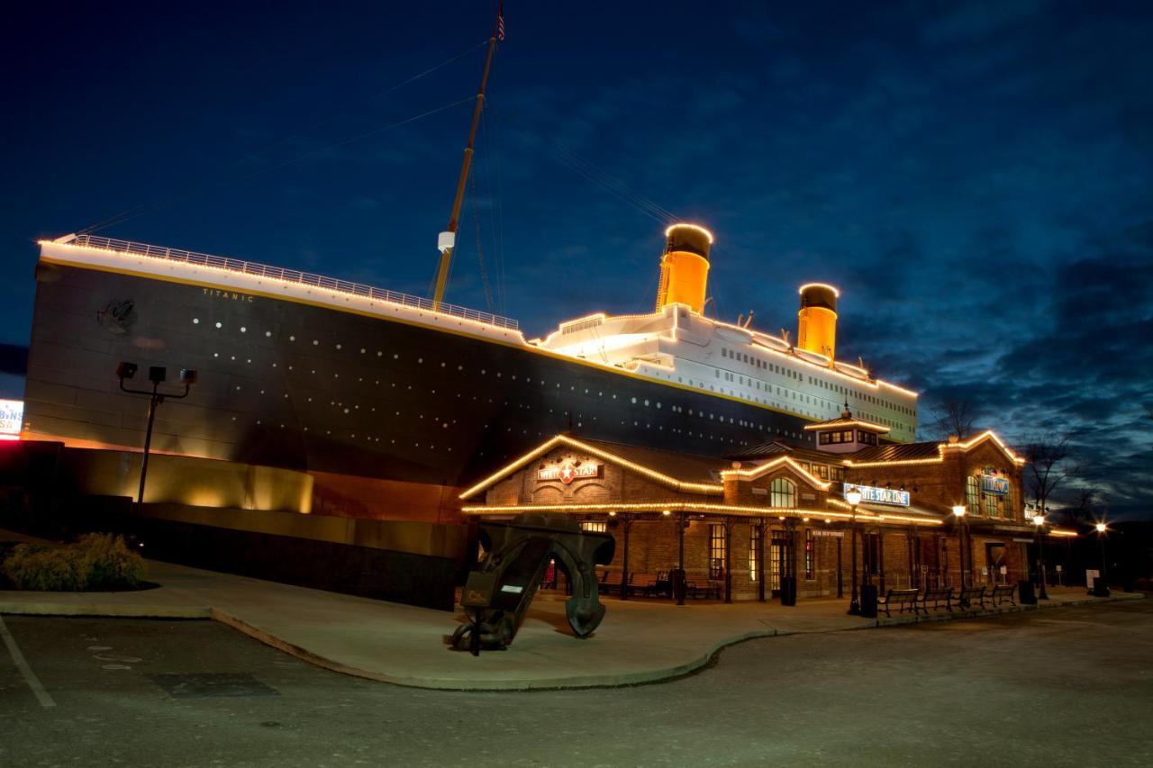 Three Bears Den, Hot Tub, Pool Table, Pool Access, 1089 Free Tickets Each Paid Day, Dollywood Inclu Villa Gatlinburg Exterior photo