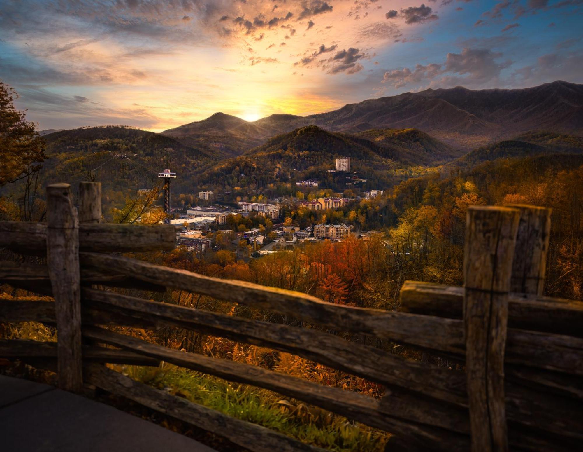 Three Bears Den, Hot Tub, Pool Table, Pool Access, 1089 Free Tickets Each Paid Day, Dollywood Inclu Villa Gatlinburg Exterior photo